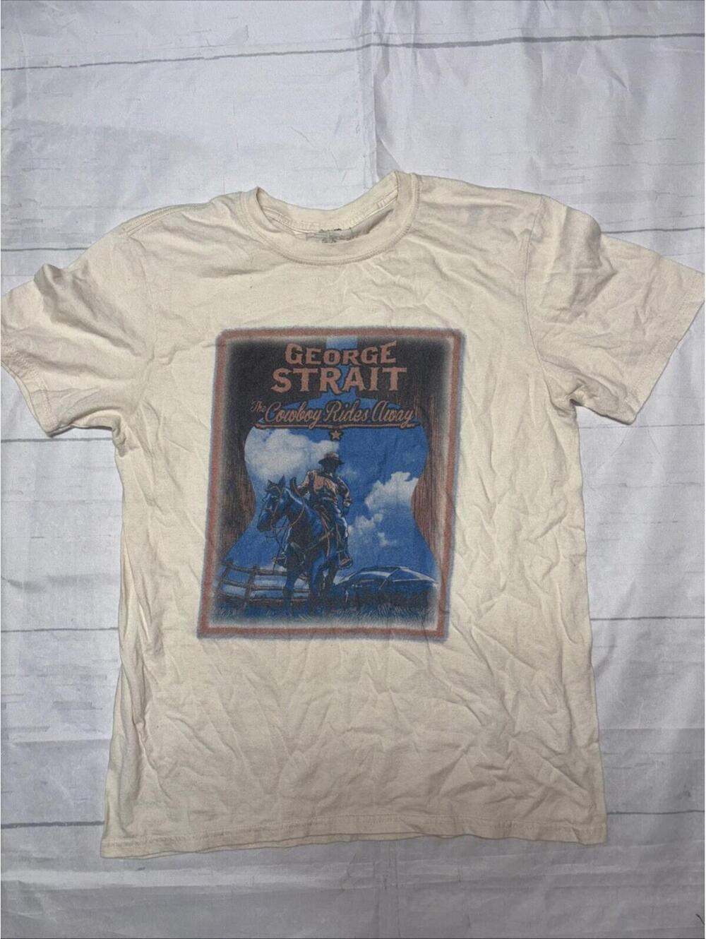 Gina - George Strait T-Shirt - Cowboy Rides Away (I2)